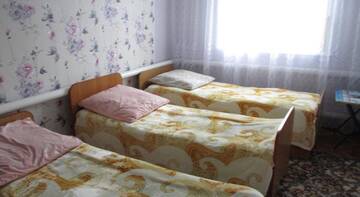 Фото номера Стандартный трехместный номер Гостиница Guest house Vostochnaya 27 г. Дивеево 4
